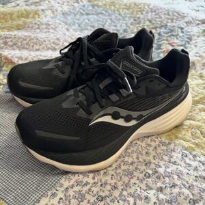 Saucony, size 9, hurricane 24 tennis shoes. Worn a few times.